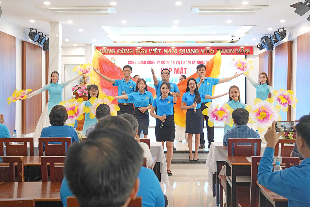 VISSAN VINH DANH NHỮNG GƯƠNG MẶT TIÊU BIỂU NHÂN KỶ NIỆM 96 NĂM NGÀY THÀNH LẬP CÔNG ĐOÀN VIỆT NAM
