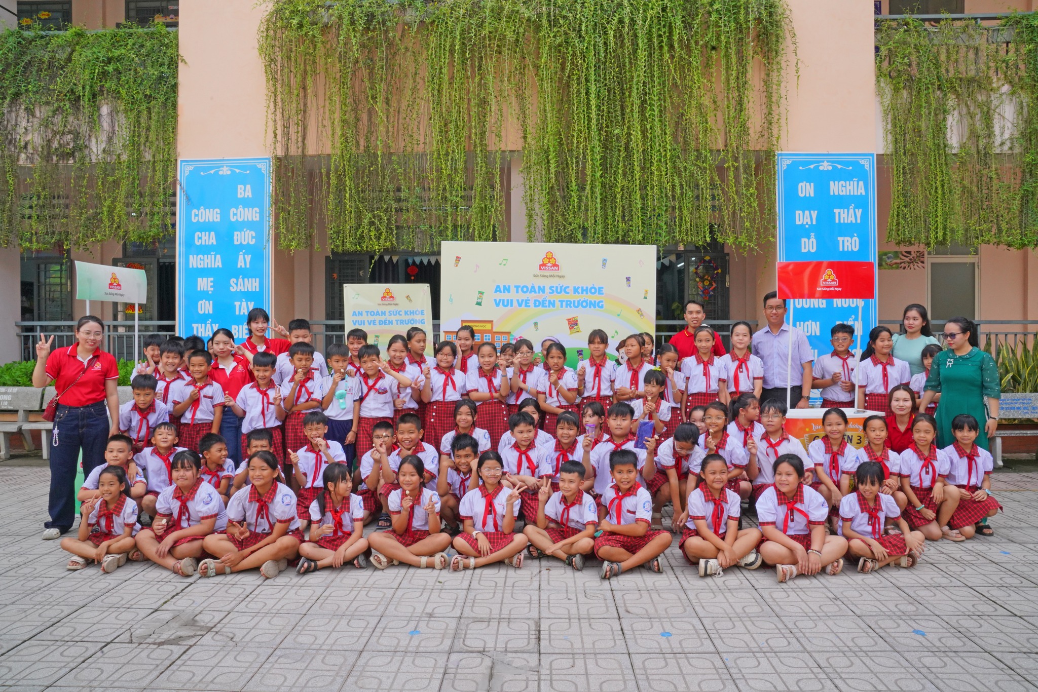 VISSAN phối hợp cùng Báo Khăn Quàng Đỏ tổ chức chương trình “AN TOÀN SỨC KHỎE – VUI VẺ ĐẾN TRƯỜNG”